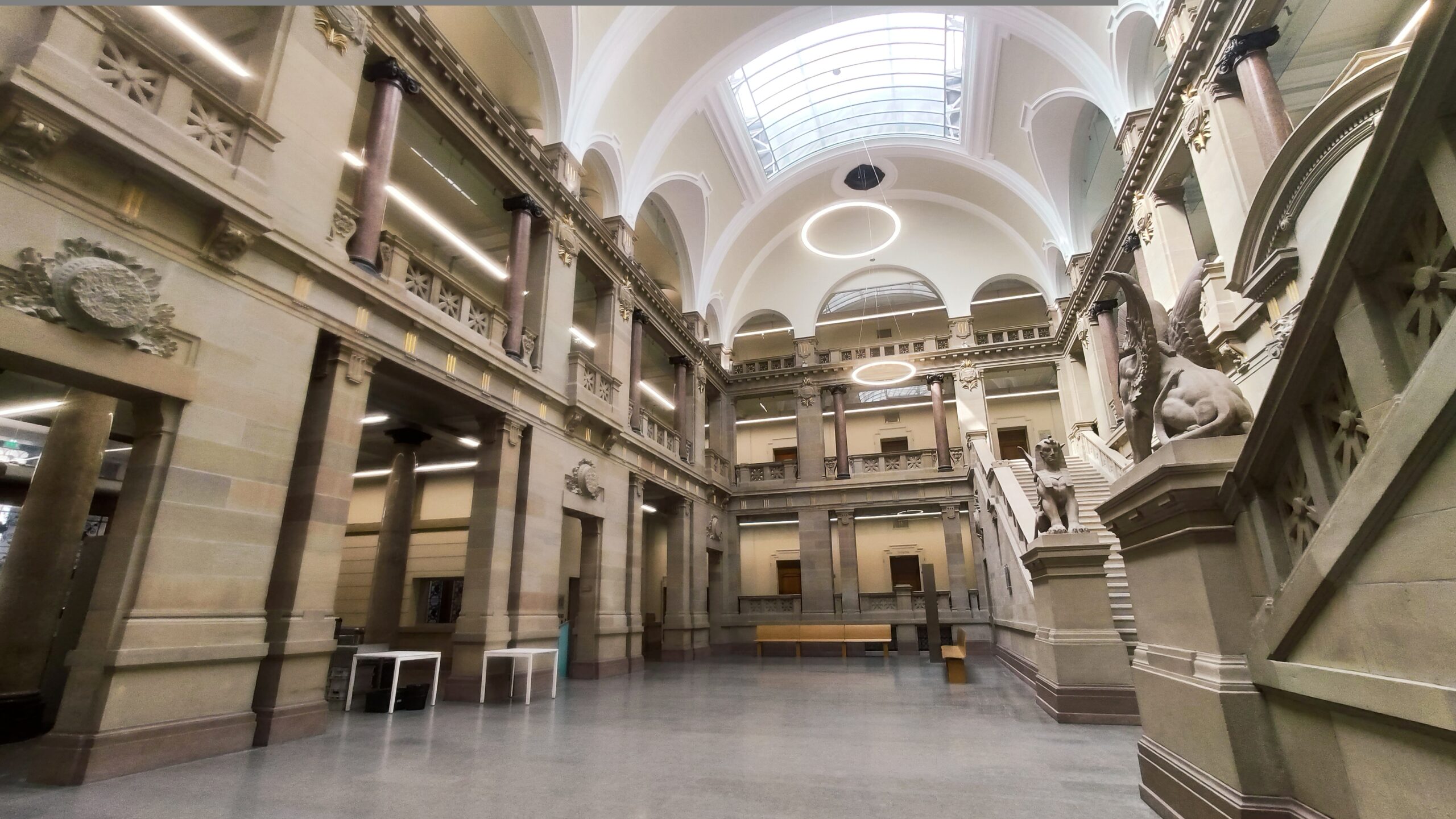 Salle des pas perdus